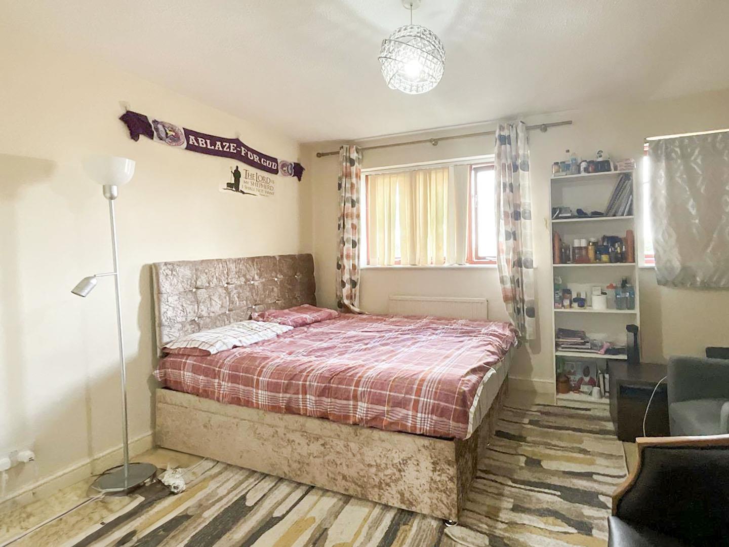 2 bed property in Walkhampton Avenue, Milton Keynes